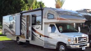 Vacances en Californie en camping-car FS31 El Monte, slide-out, TV, wifi, clim, barbecue, etc.