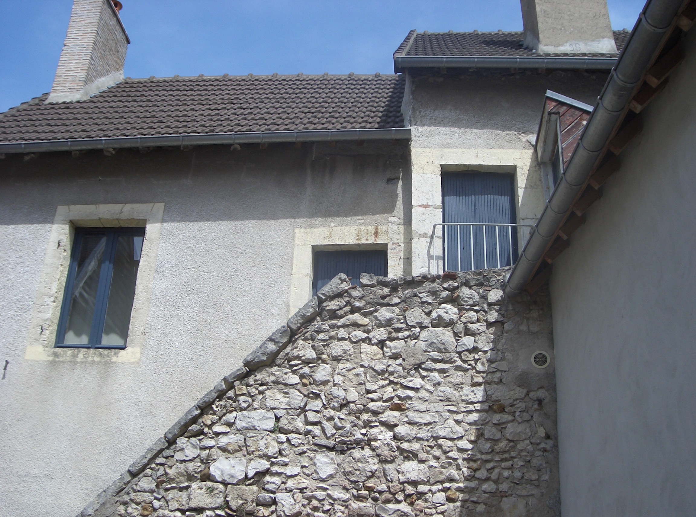 L'accès chez Mémère et pépère LETRANGE par l'escalier de pierre.